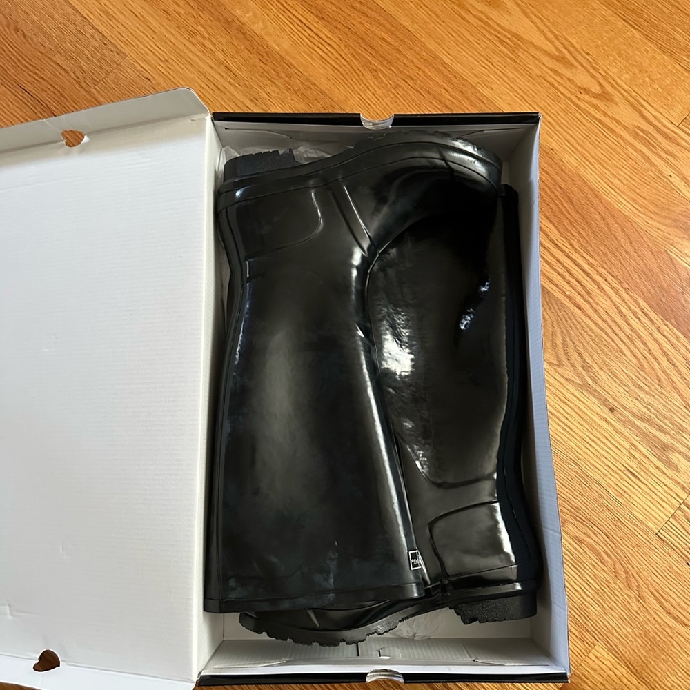 London Fog Shiny Black Boots